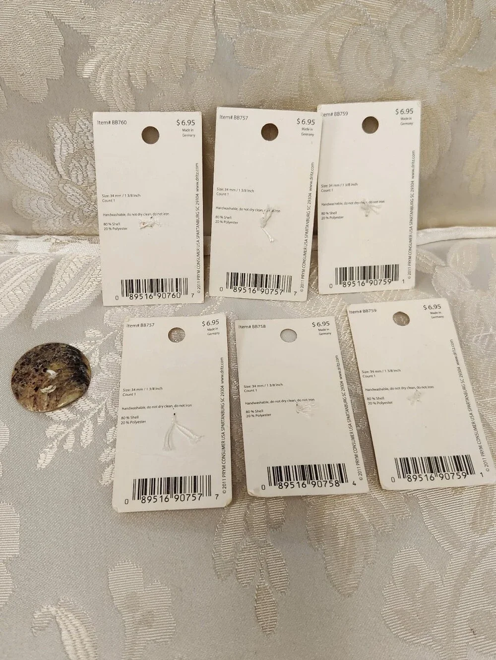 7 PCS ROUND SHELL SEWING TWO HOLES BUTTONS 34MM Belle Buttons By Dritz Crafts